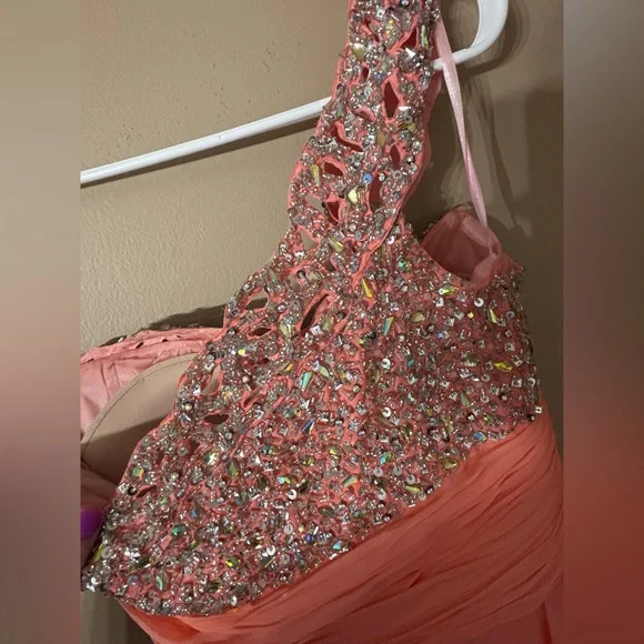 MacDuggal Women’s prom/formal dress size 10 - Picture 10 of 15